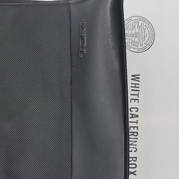 Tumi nylon 12x12 shoulder bag - Picture 13 of 15